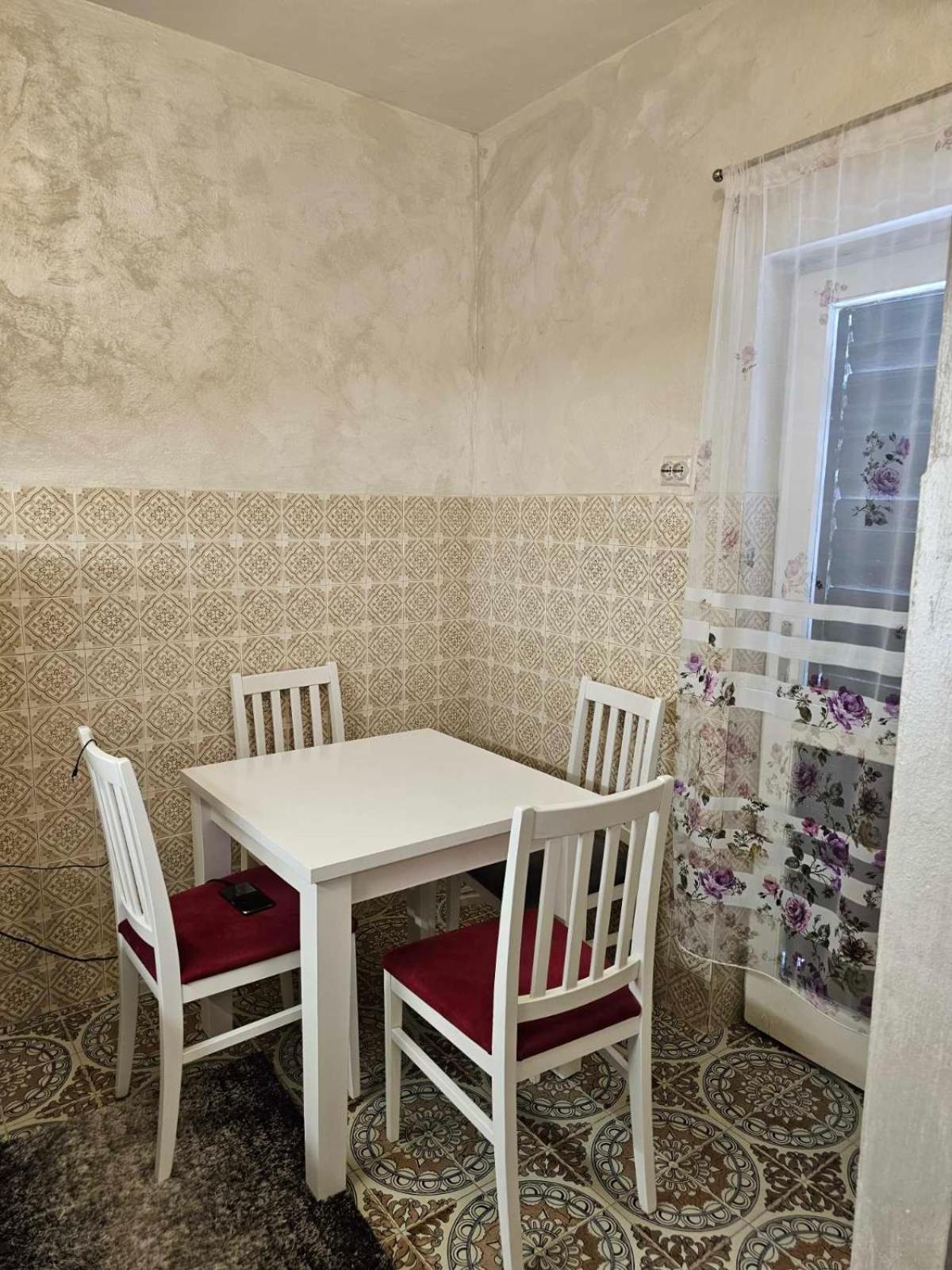 Ab Apartmani Risan Kotor Luaran gambar